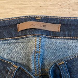 size 27 skinny Jean Joe’s dark denim wash